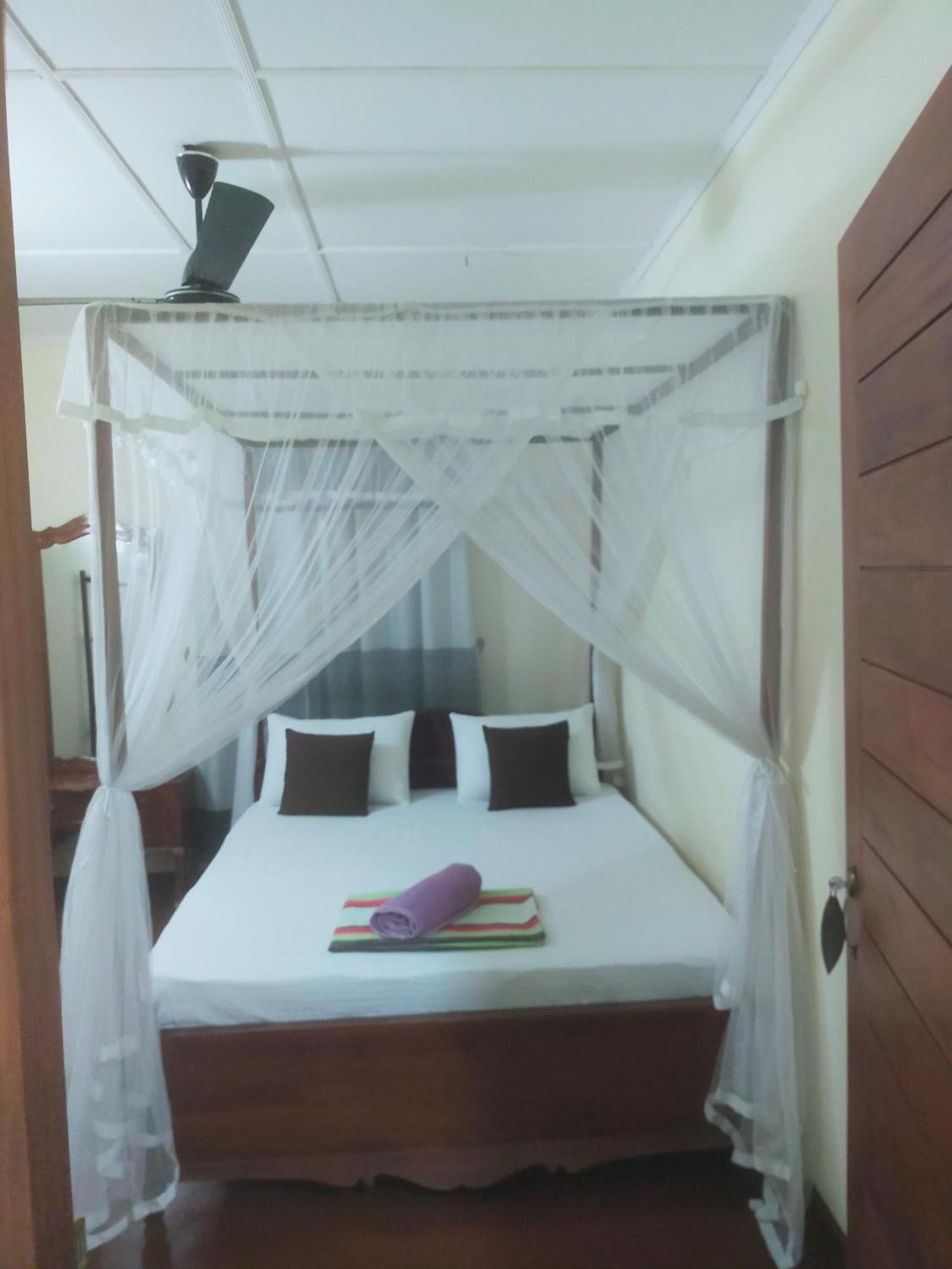 Lasindu Guest Ahangama Buitenkant foto